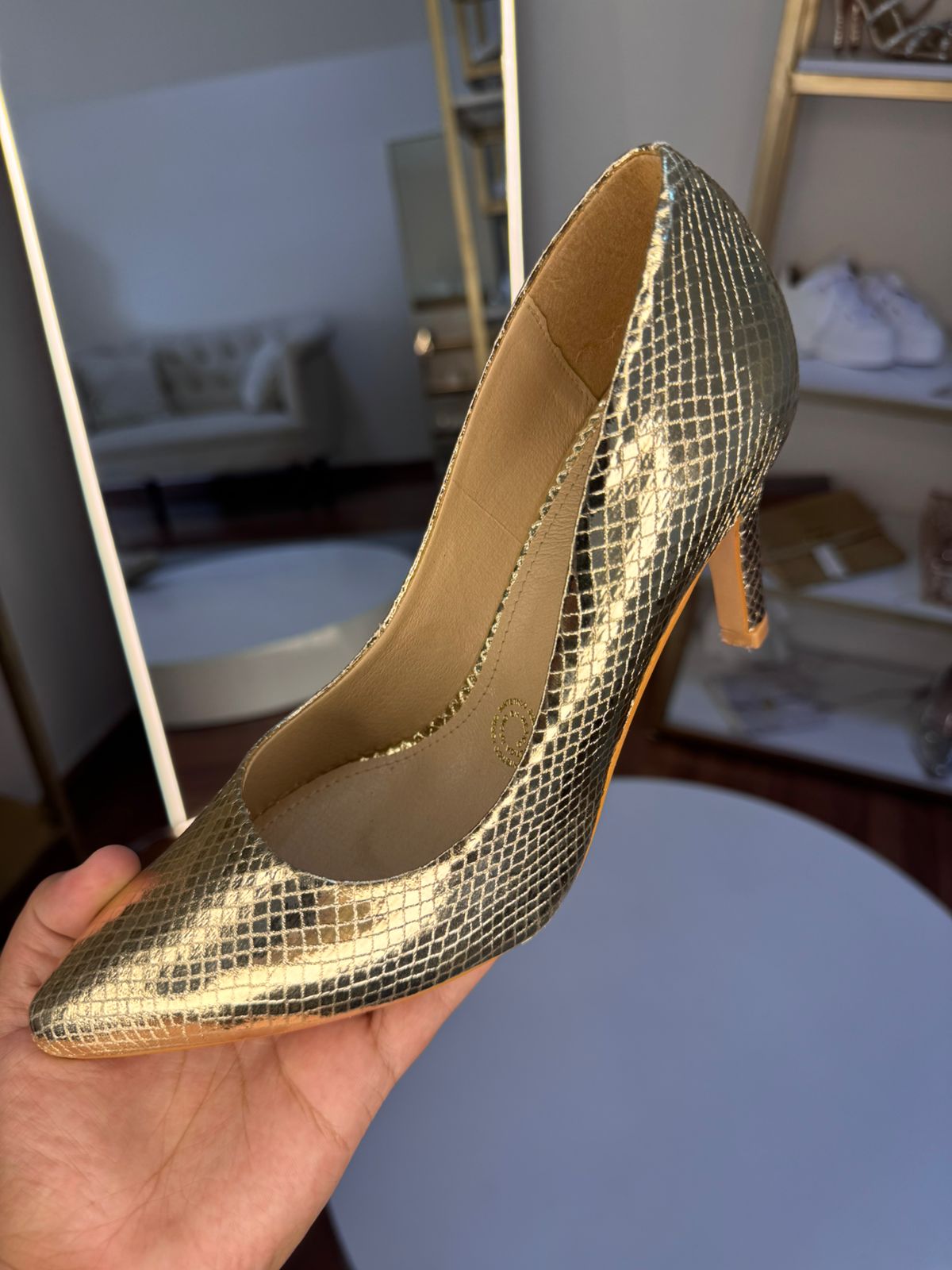 Zapato Zulu oro inglés cerrado