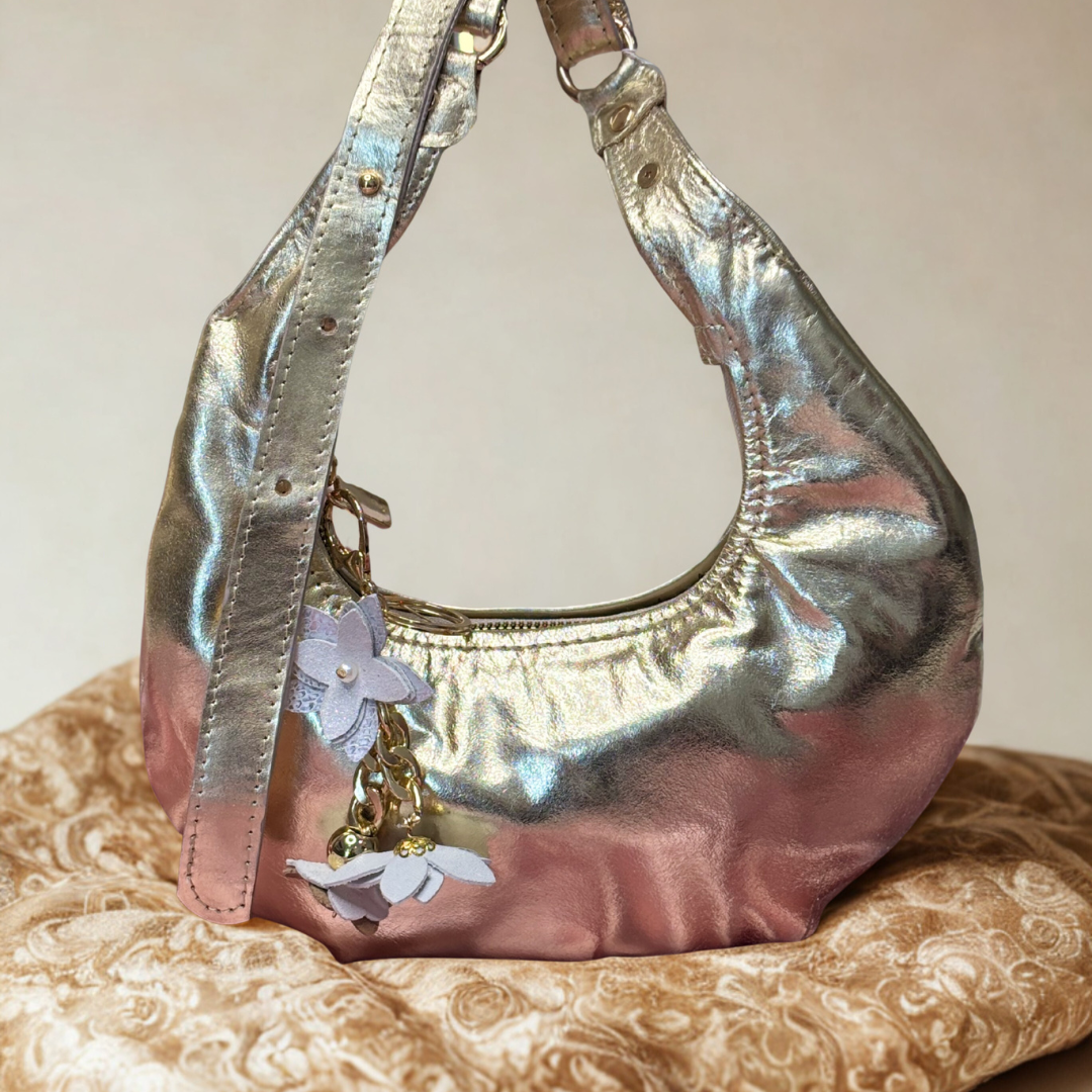 Bolso al hombro efecto metálico