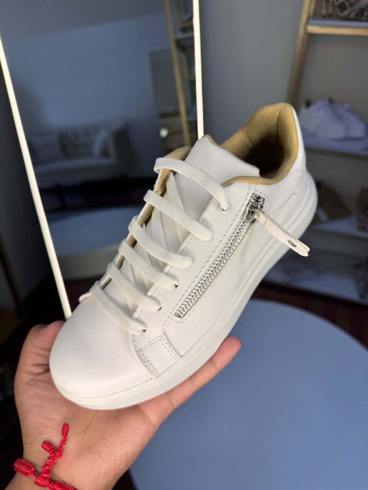 Tenis cabra blanco
